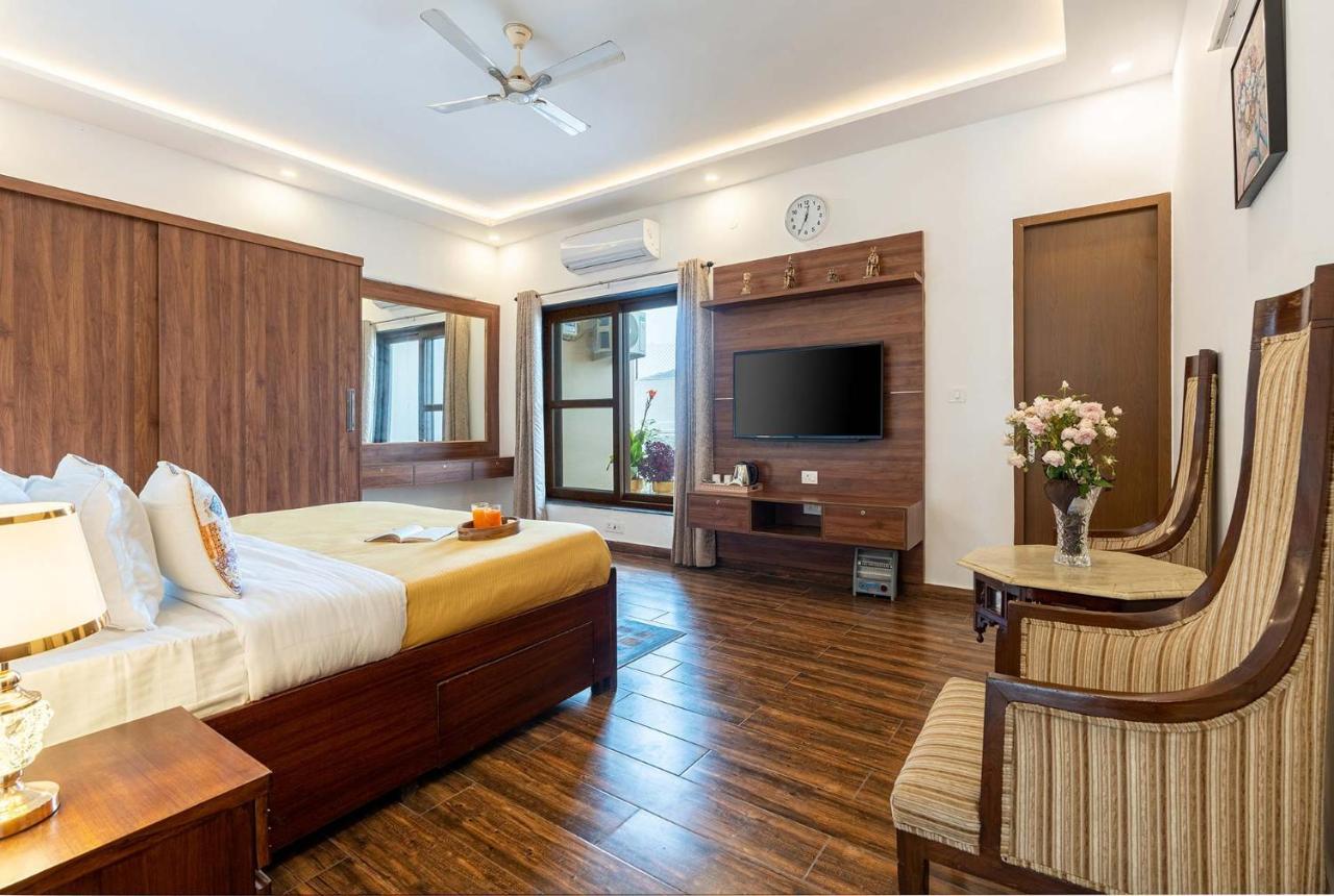 Brookvale Manor By Stayvista - Private Pool Haven With Endless Views & Indoor Fun Sohna Exterior photo